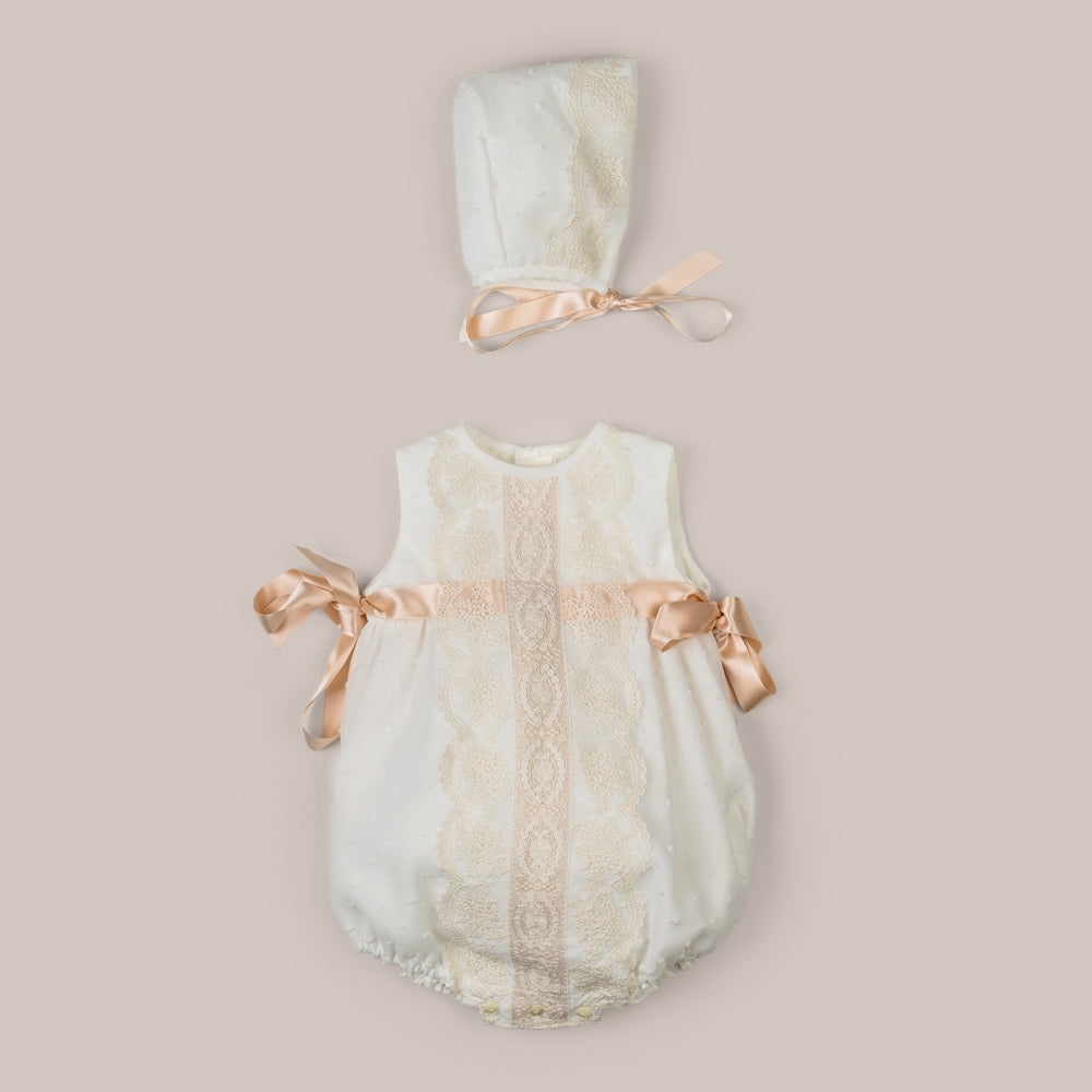 Macaquinho Bebê batizado com Capota Nougat