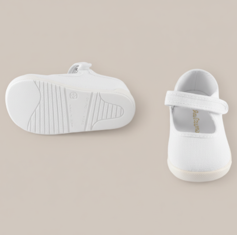 Mercedita Ragazza A piedi nudi