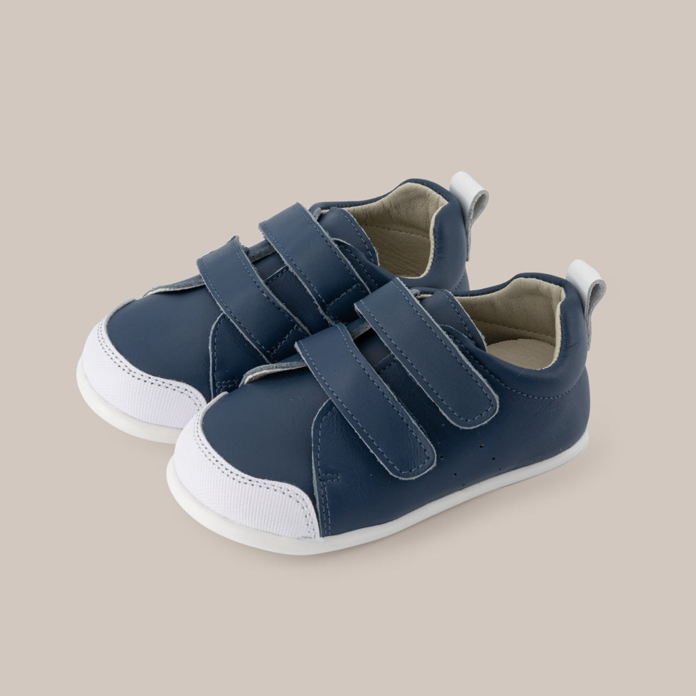 Respectful leather footwear