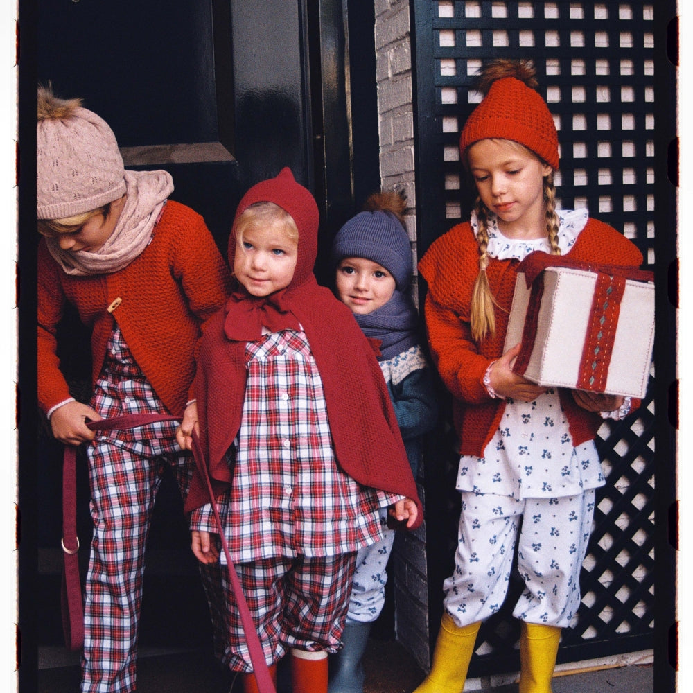 Pijama escocês com folhos para menina