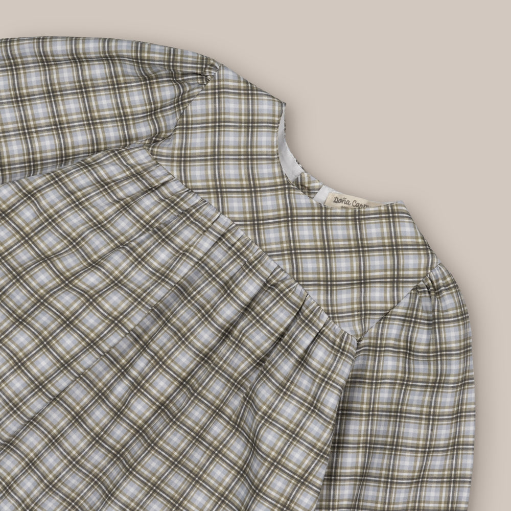 Vestido de garota de Martina