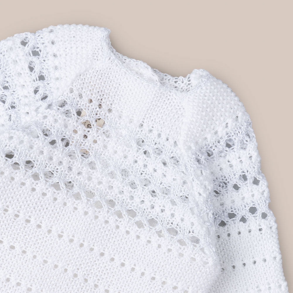 Pull bébé ajouré