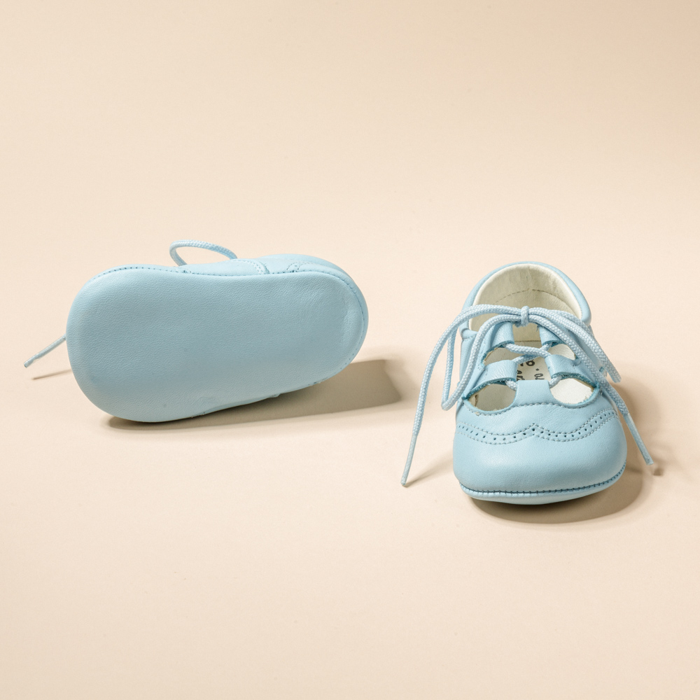 Englischer Babyschuh aus Leder