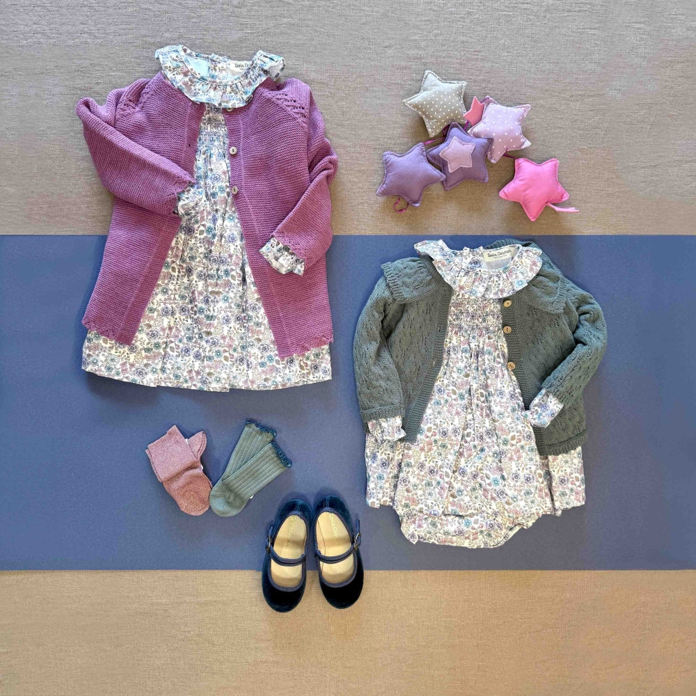 Vestido de bebê com tapa-fralda Smock Beatriz