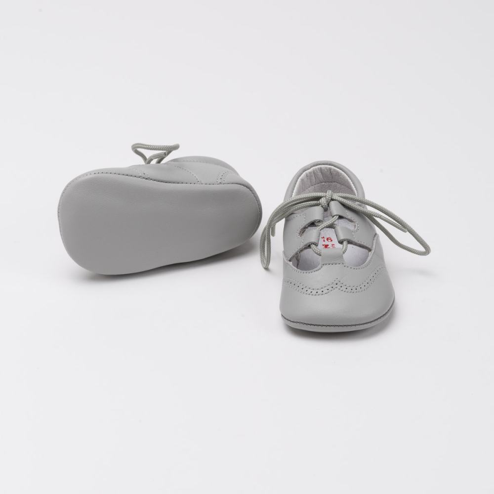 Englischer Babyschuh aus Leder