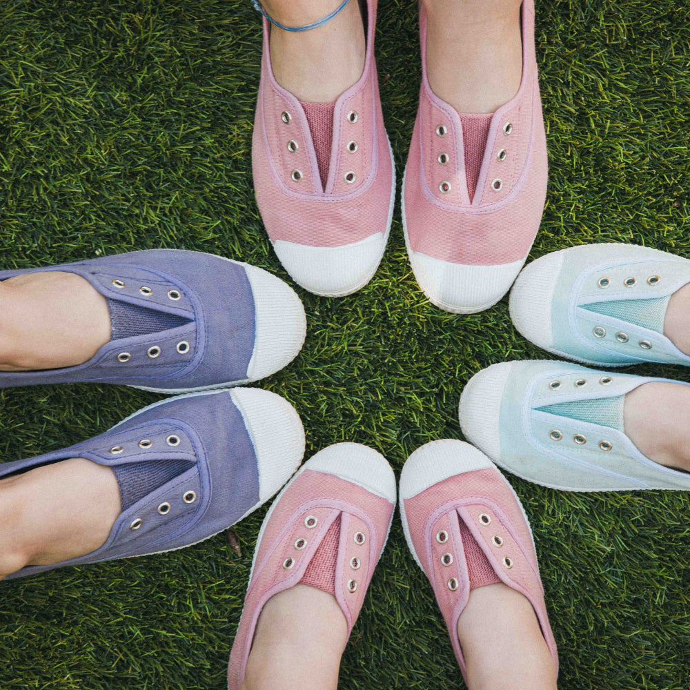 Chaussure en toile à bout en caoutchouc