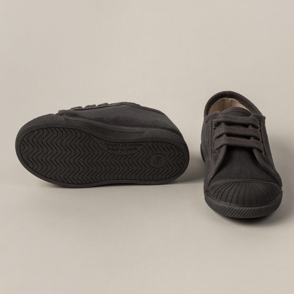 Baskets en dentelle grises