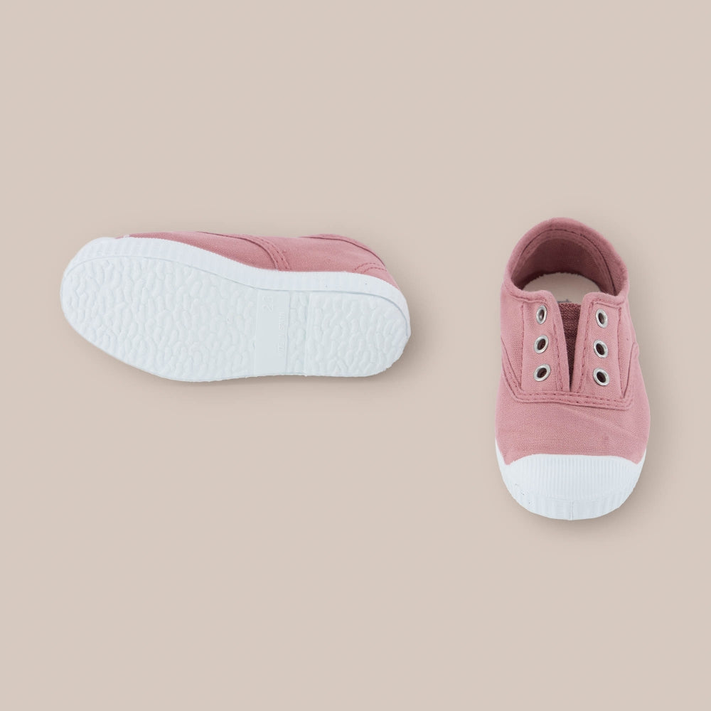 Getönter Canvas-Schuh