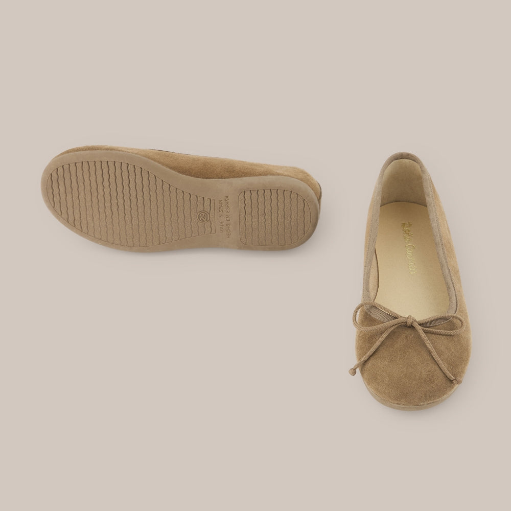Fille Danseuse En Daim