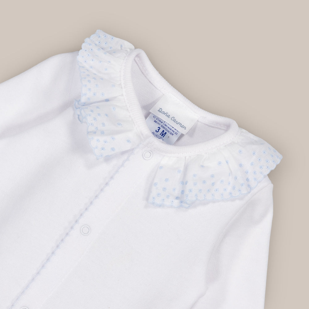 Pijama de algodão para bebê com babado bordado