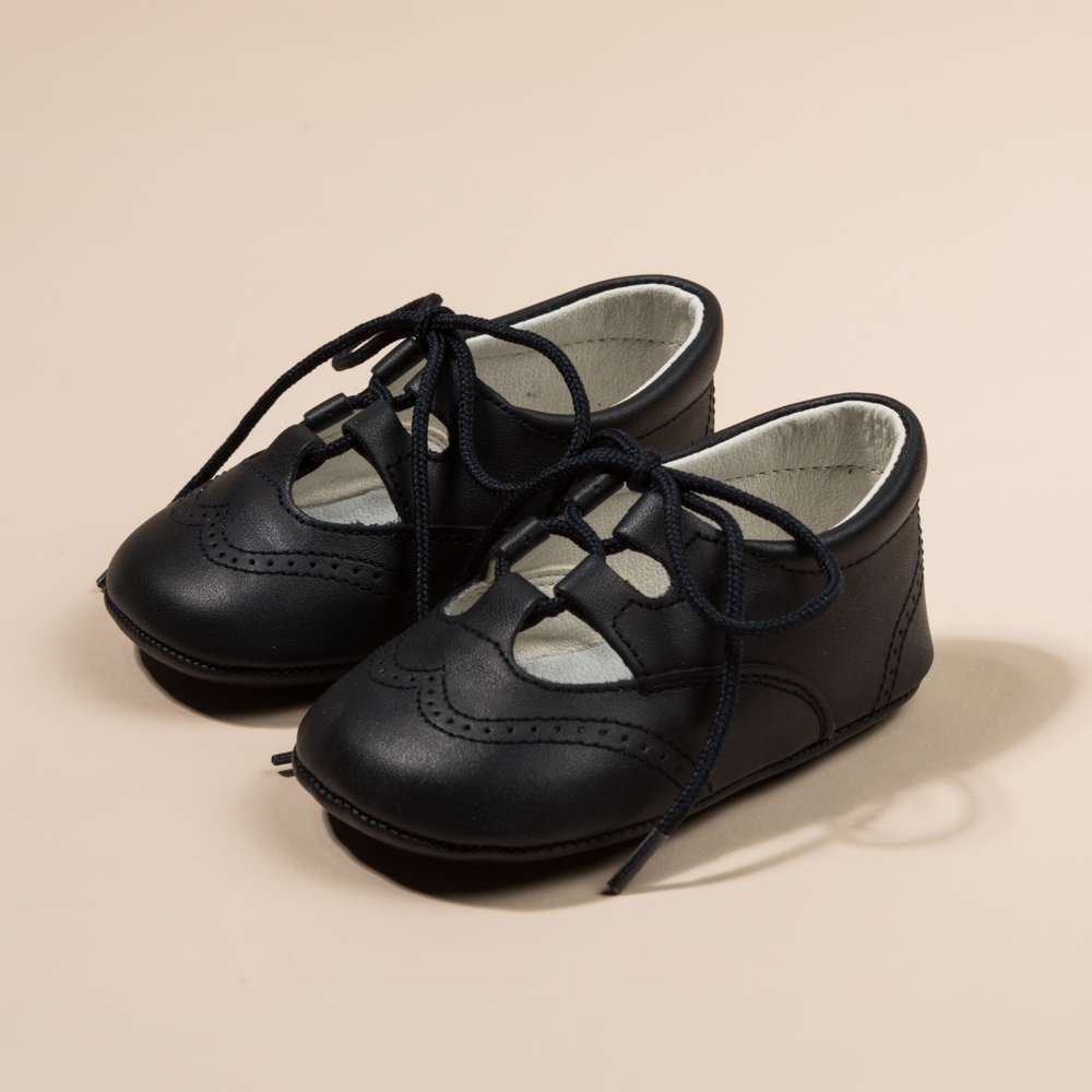 Englischer Babyschuh aus Leder