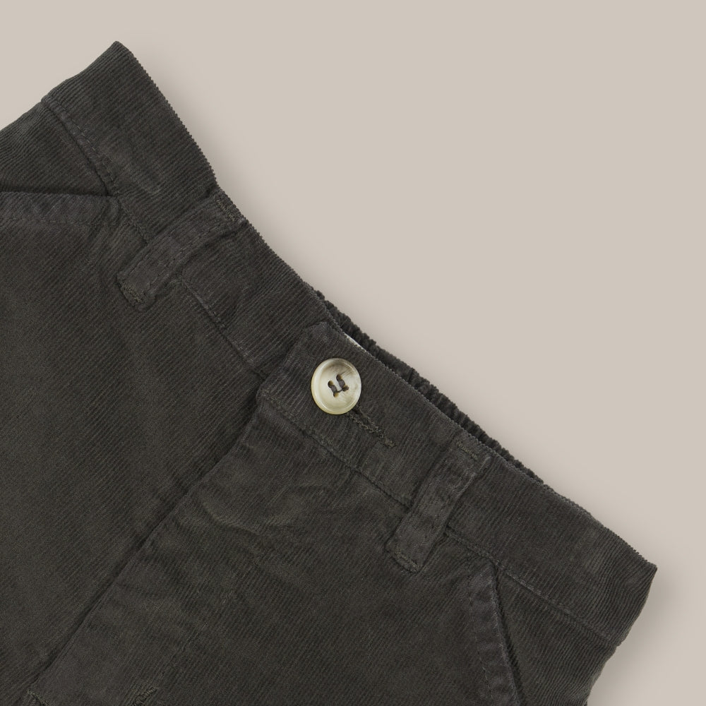 Khakifarbene Baby-Bermudashorts