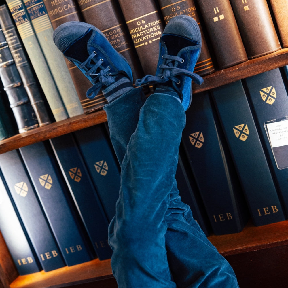 Velvet Slipper boy Toe