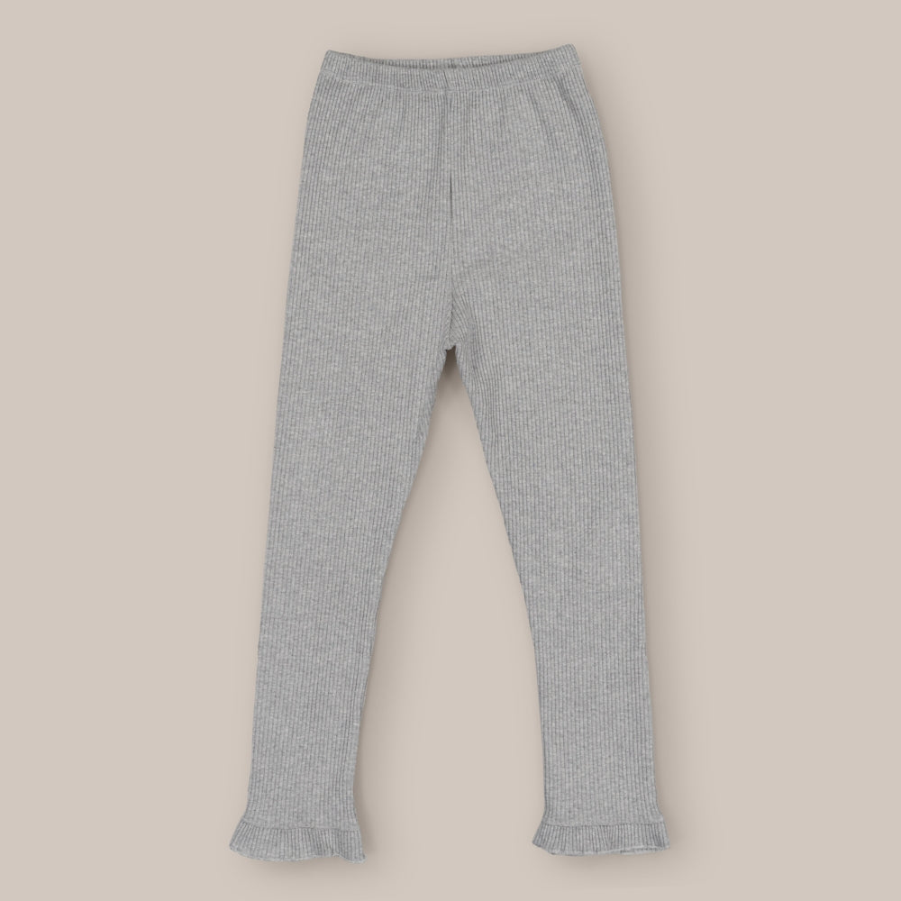 Costela de menina de legging