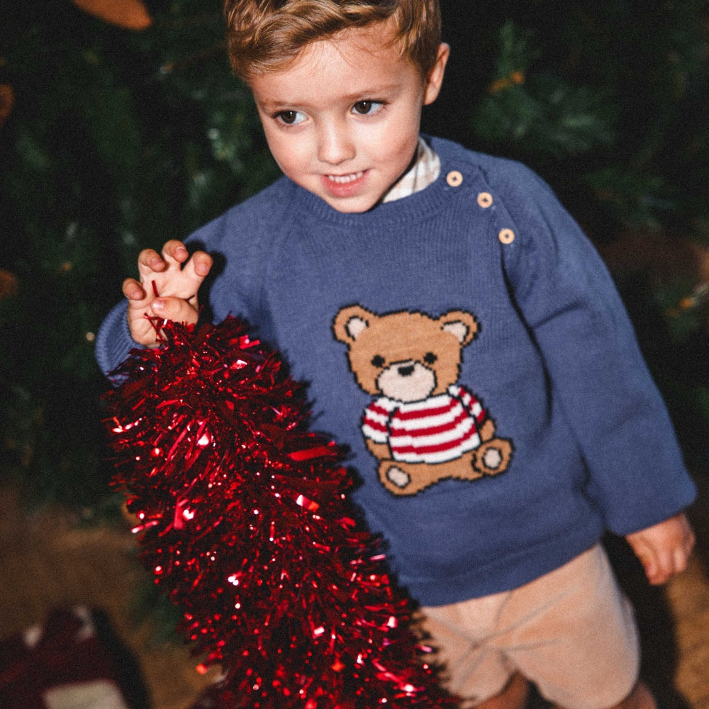 Sweater boy Lana Bear