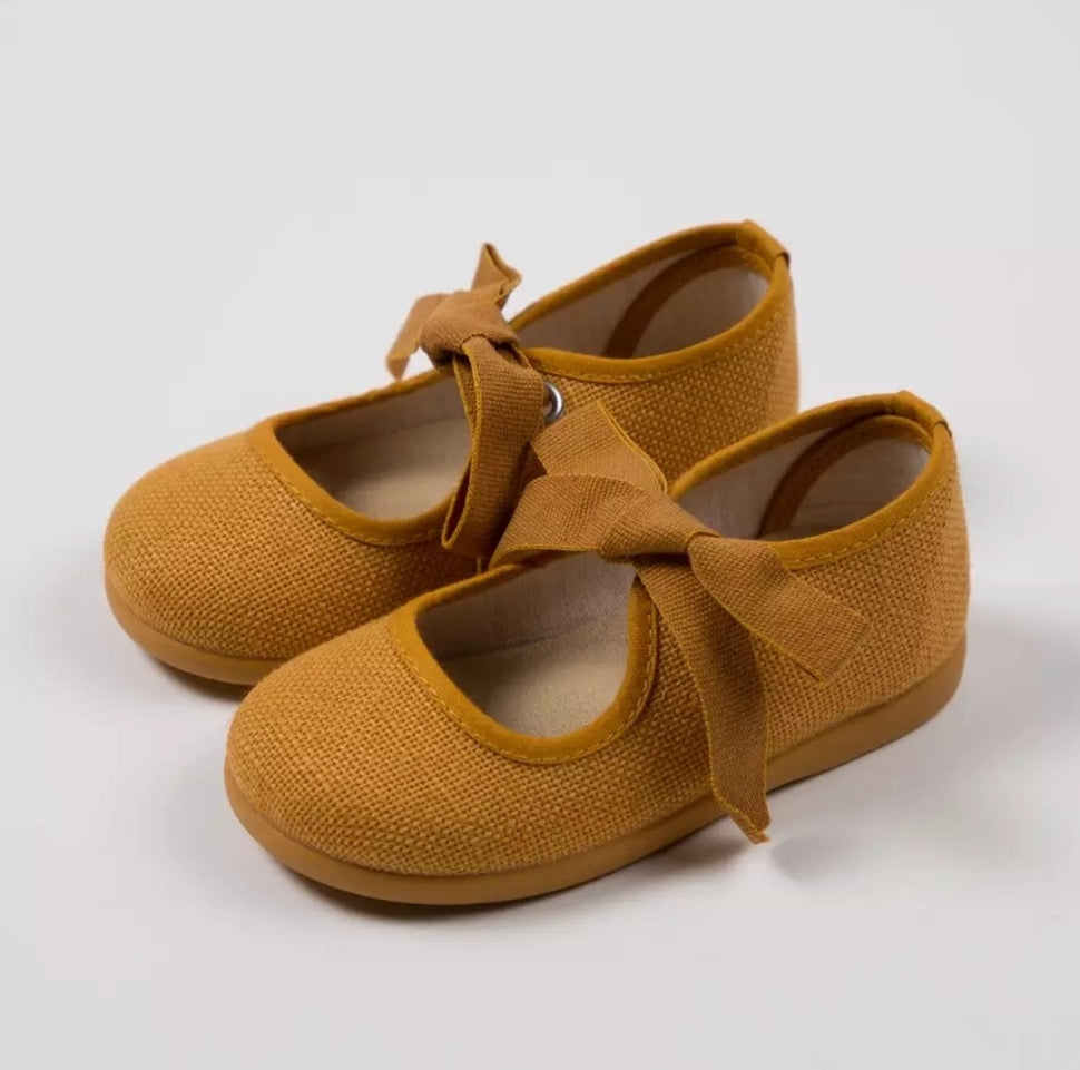 Linen Bow Shoe