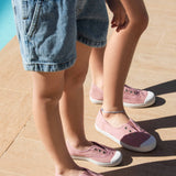 Rubber tip canvas shoe