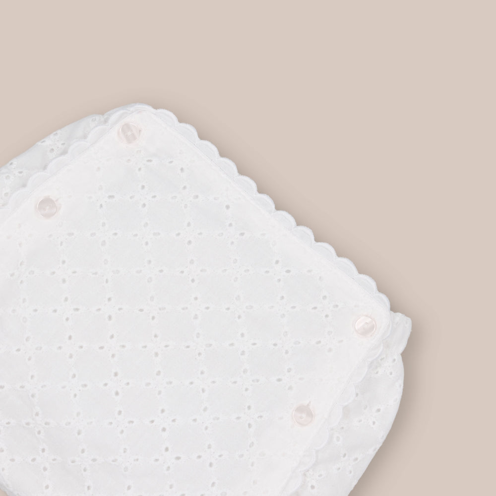 Copripannolino  Ricamo svizzero